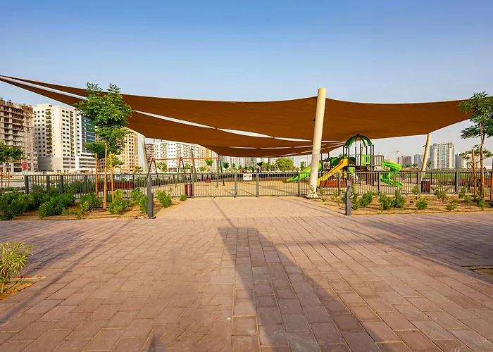 Trendy Studio Getaway In Dubailand\'S Best Distric